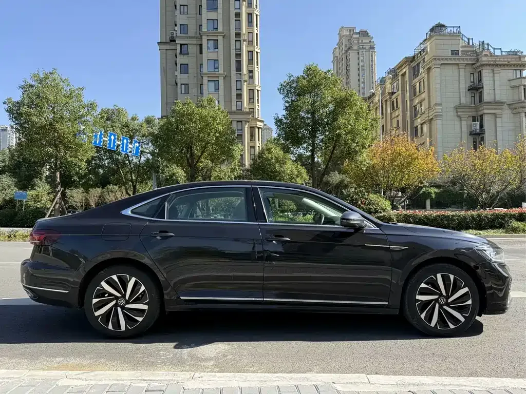 Volkswagen Passat — фото 9