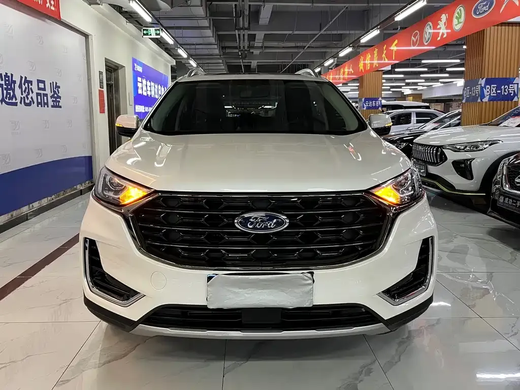 Ford Edge — фото 1