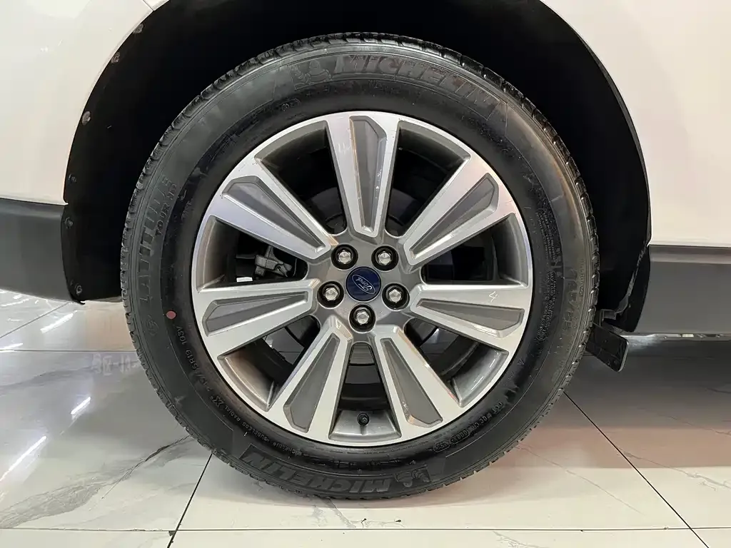Ford Edge — фото 7