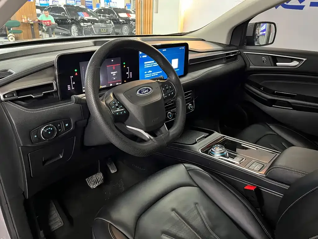 Ford Edge — фото 9