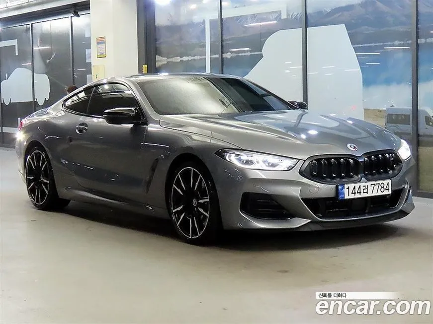 BMW 8-Series — фото 1