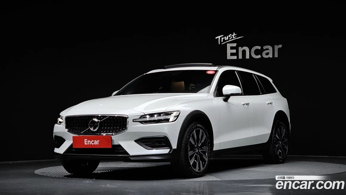 Volvo V60 — фото 1