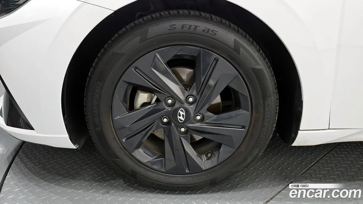 Hyundai AVANTE — фото 5