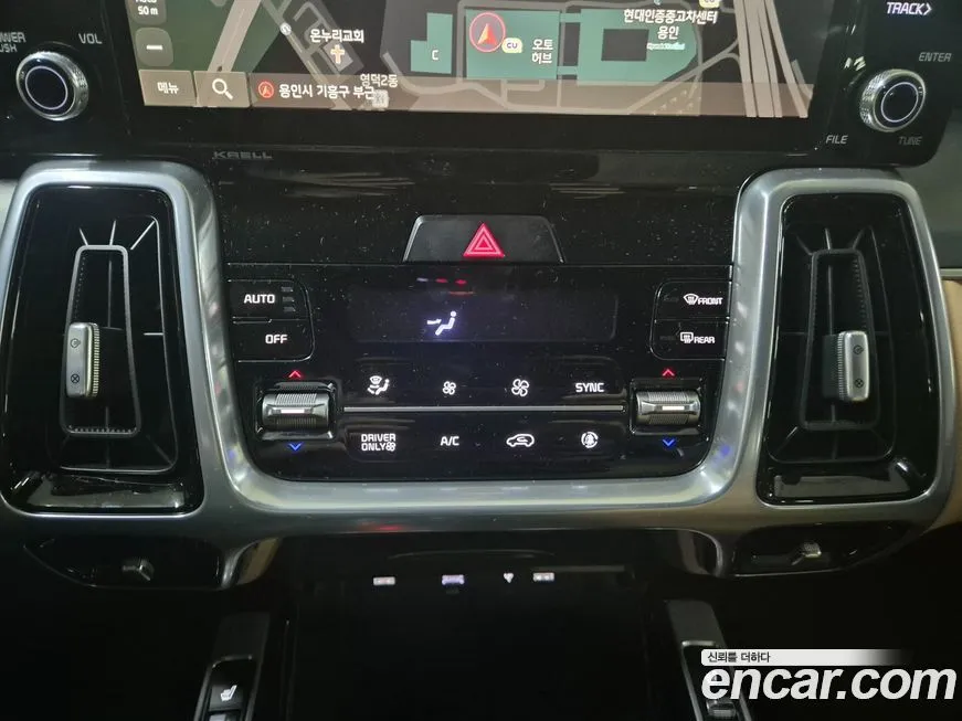 Kia Sorento — фото 9