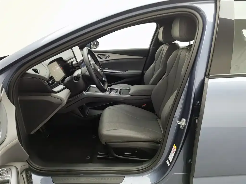 BYD Seal 07 DM-i — фото 10