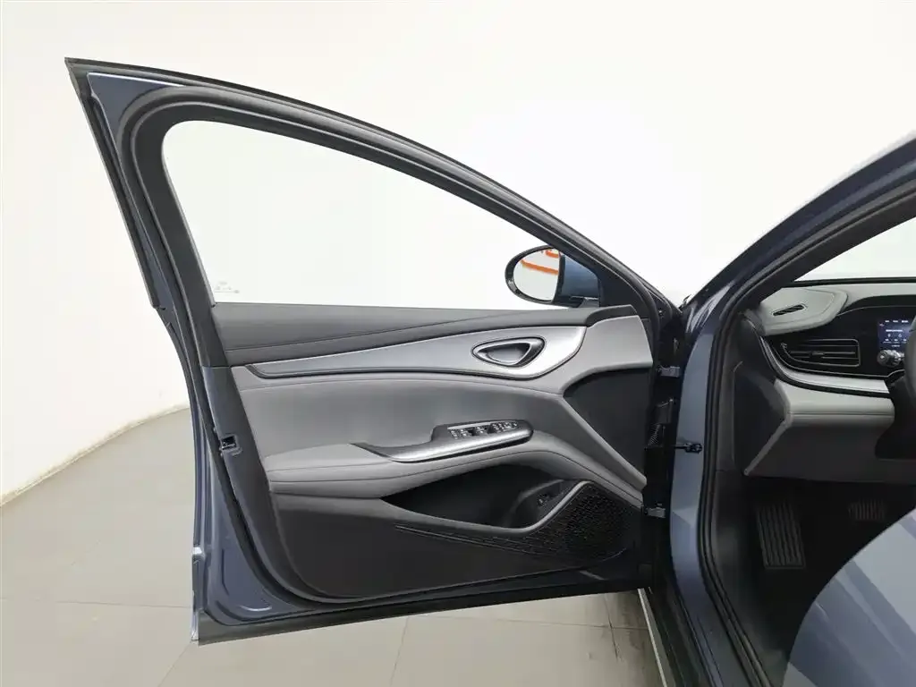 BYD Seal 07 DM-i — фото 8