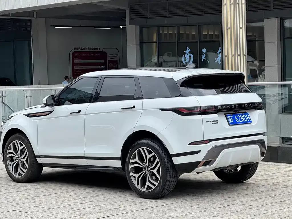 Land Rover Evoque — фото 6