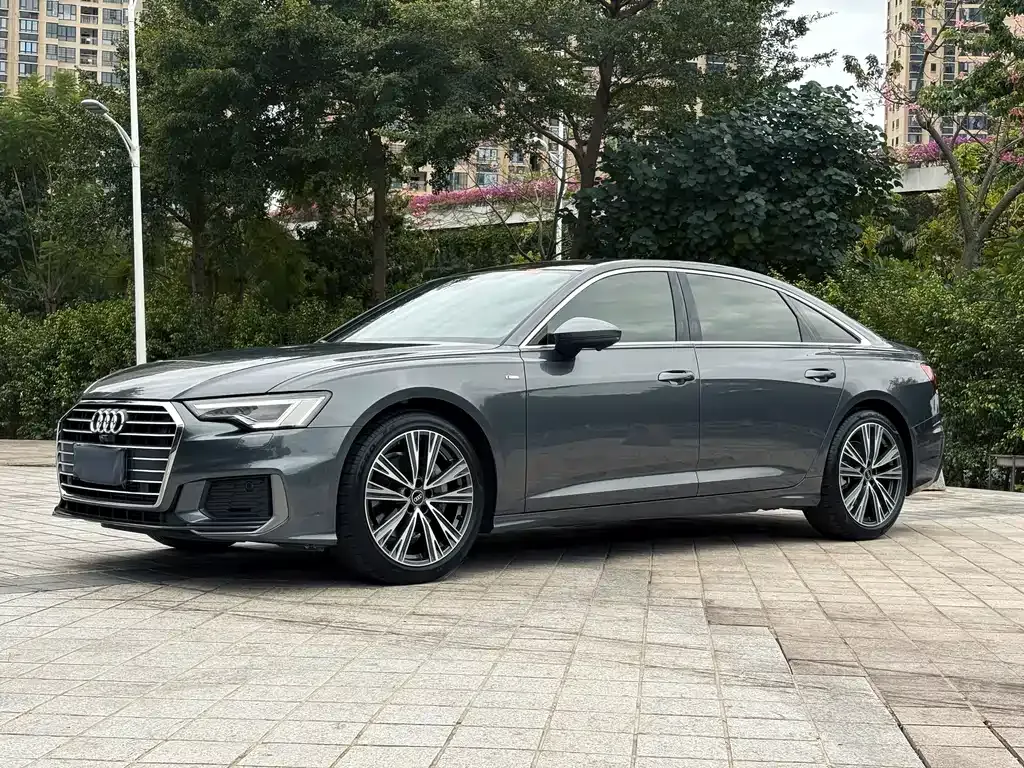 Audi A6L — фото 1