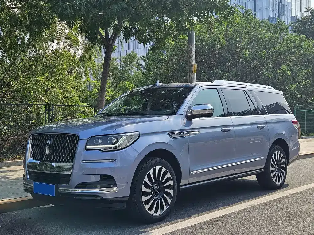Lincoln Navigator — фото 1