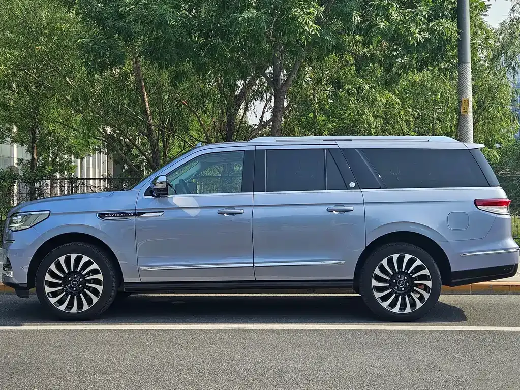 Lincoln Navigator — фото 2