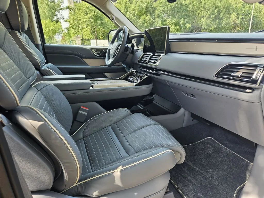 Lincoln Navigator — фото 9