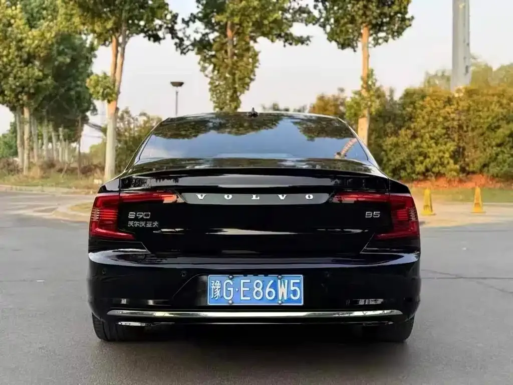 Volvo S90 — фото 9