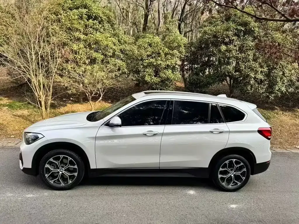 BMW X1 — фото 5
