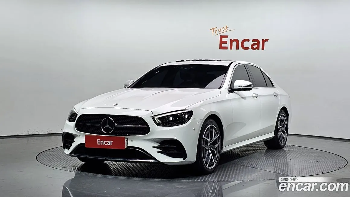 Mercedes-Benz E-Class — фото 1