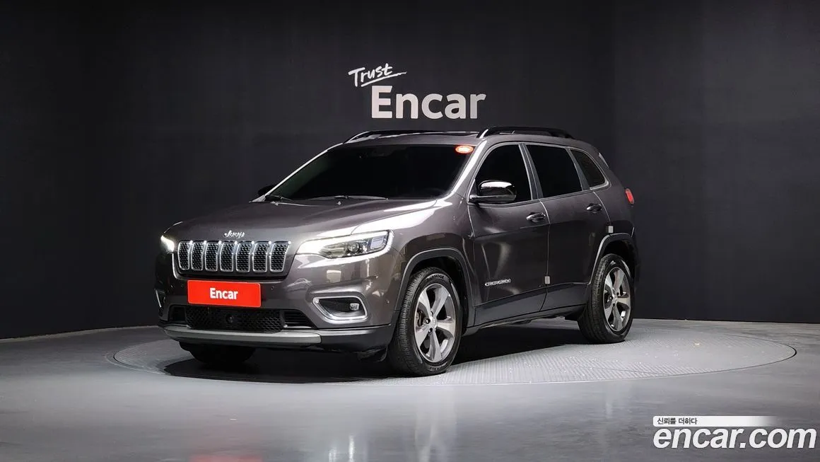 Jeep Cherokee — фото 1