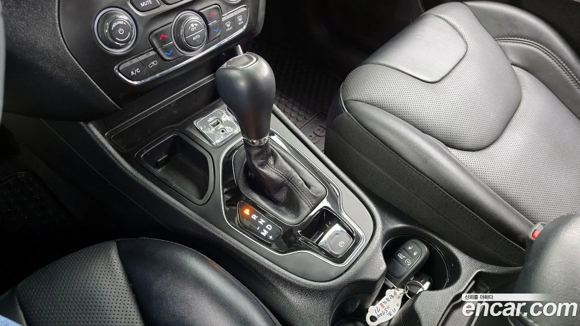 Jeep Cherokee — фото 9