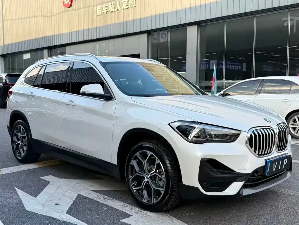 BMW X1 — фото 1