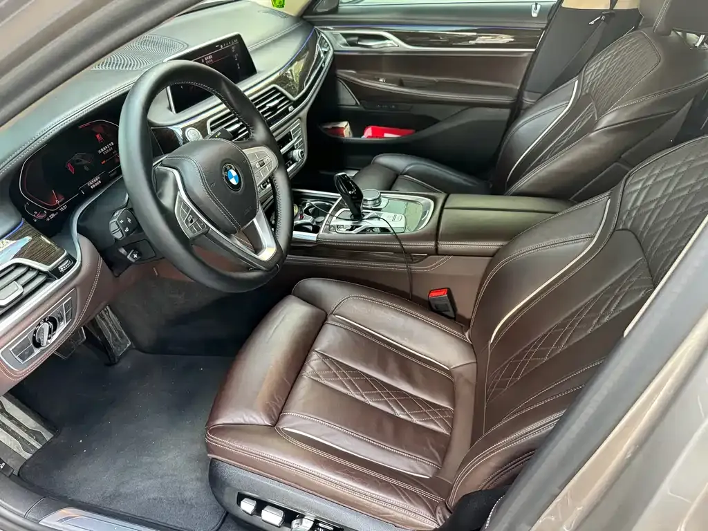 BMW 7 Series — фото 4