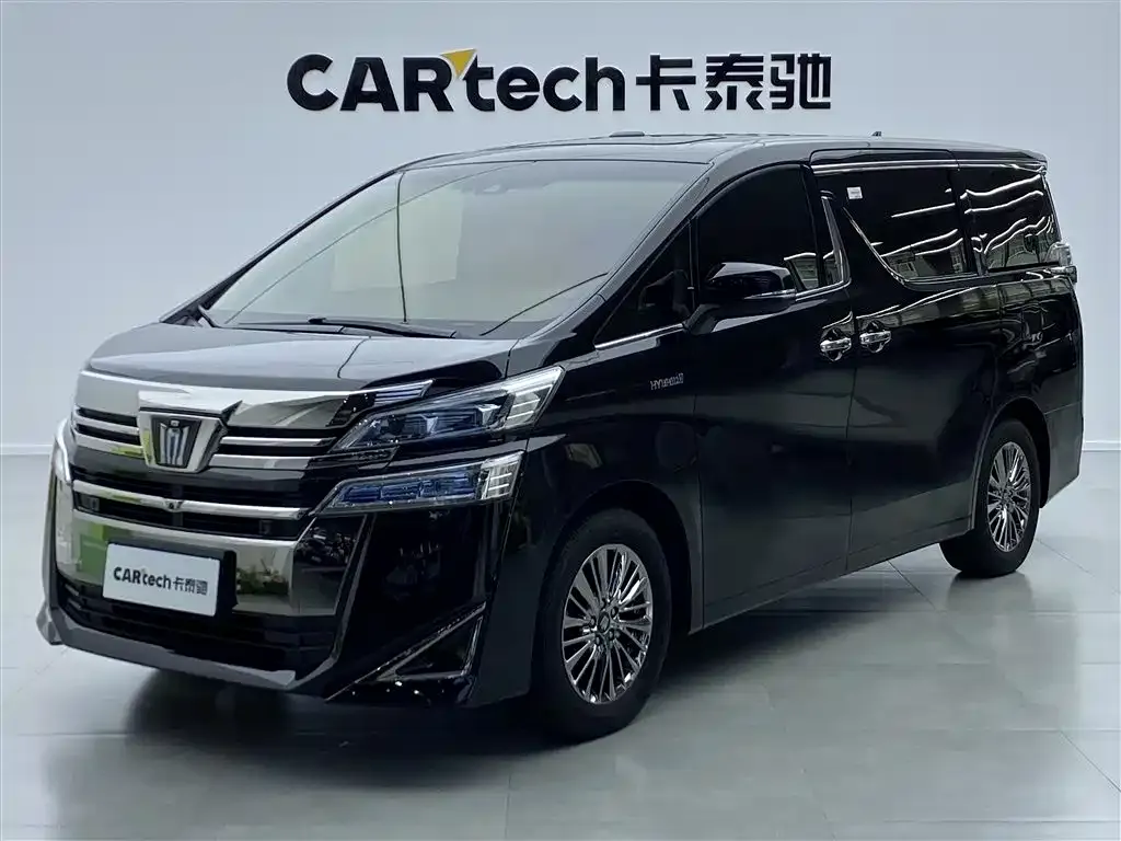 Toyota Vellfire — фото 1