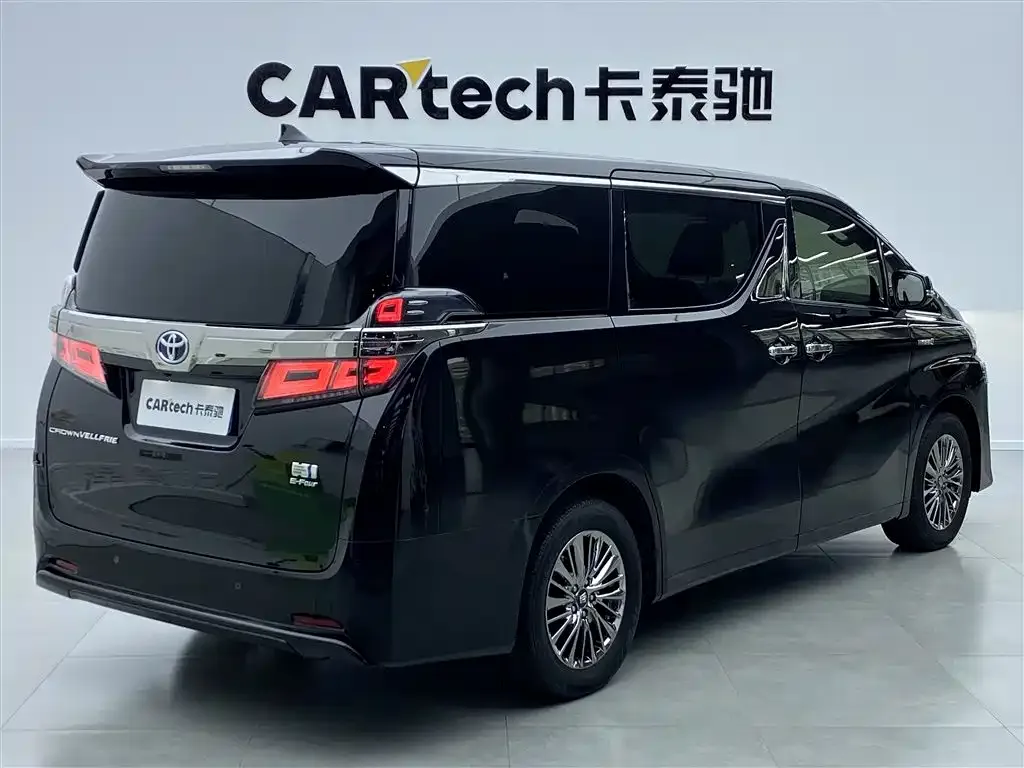 Toyota Vellfire — фото 2
