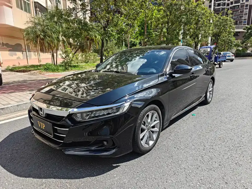 Honda Accord — фото 1