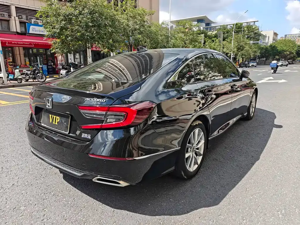 Honda Accord — фото 4