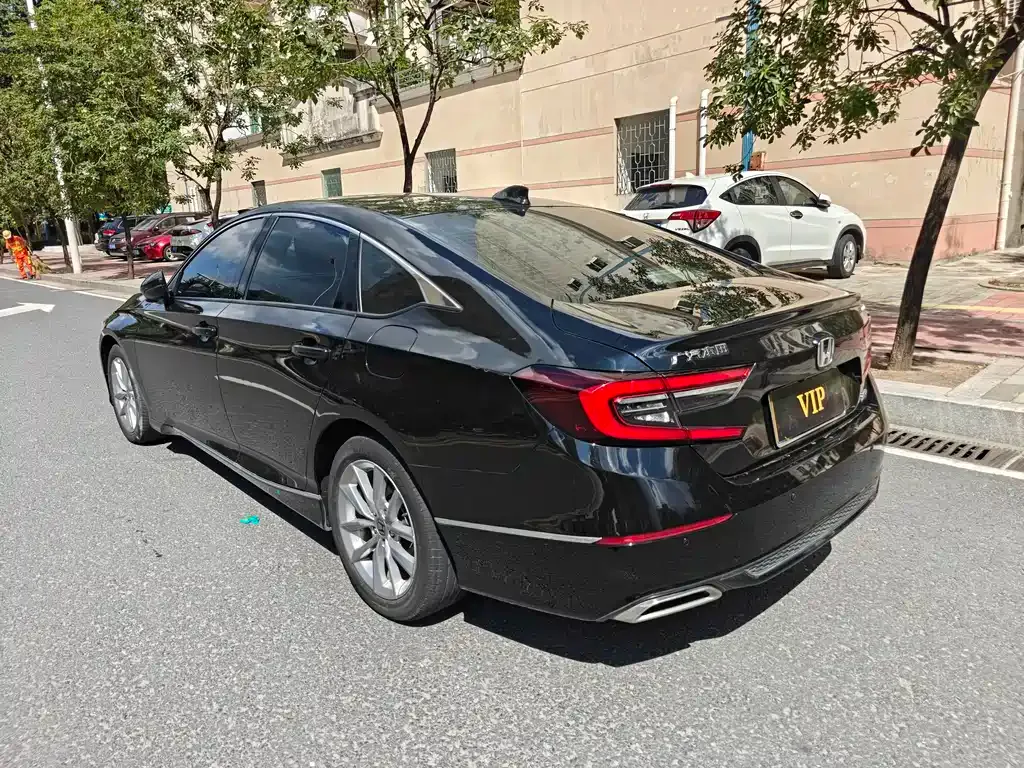 Honda Accord — фото 5