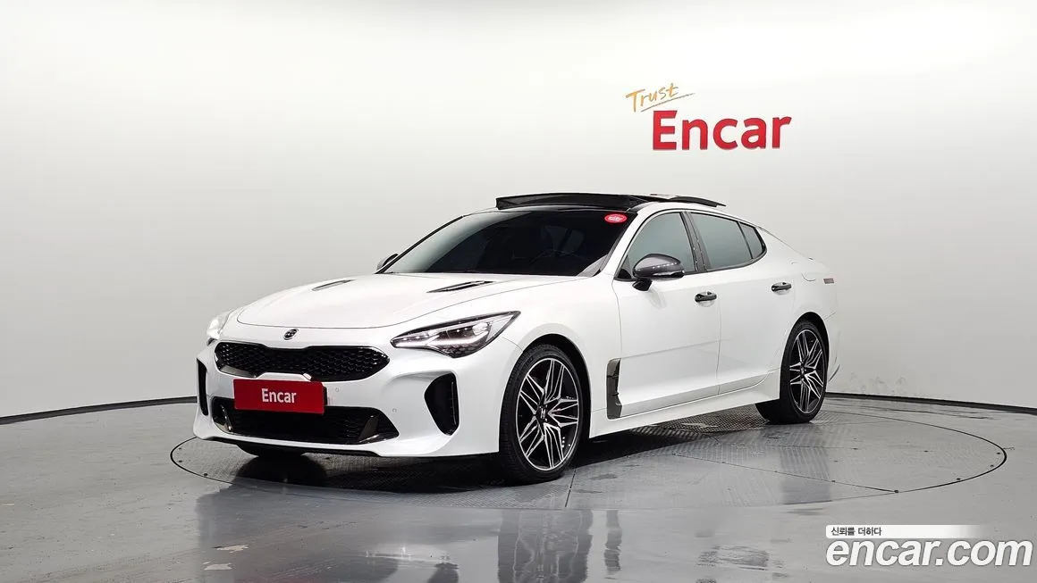 Kia Stinger — фото 1