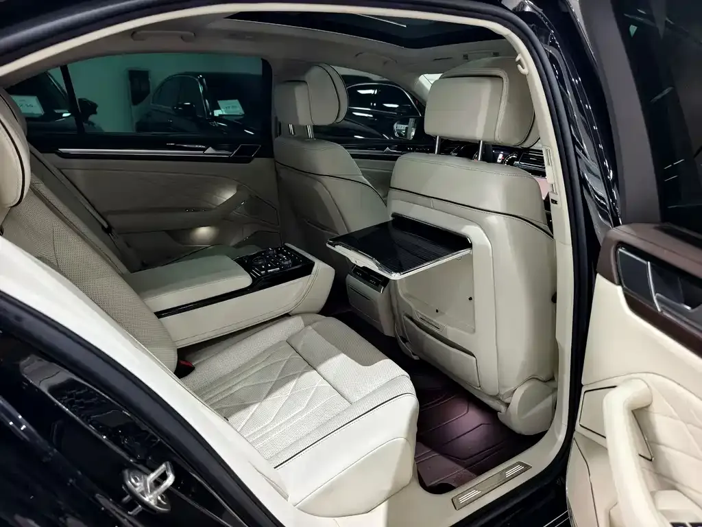 Volkswagen Phideon — фото 6