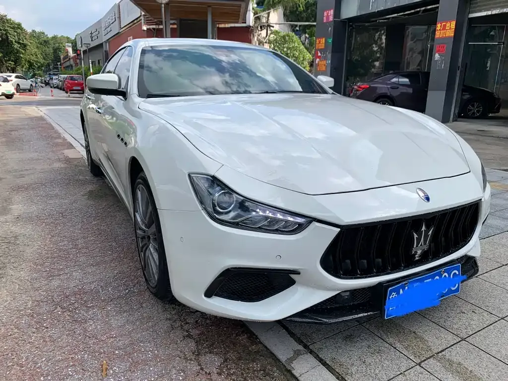 Maserati Ghibli — фото 1