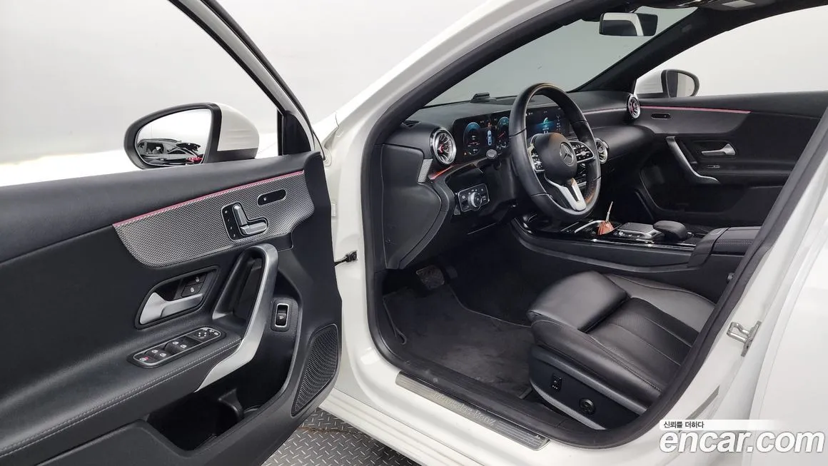 Mercedes-Benz A-Class — фото 10