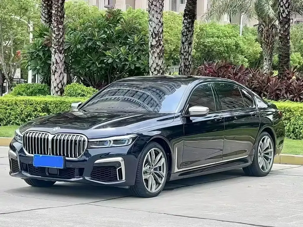 BMW 7 Series — фото 1