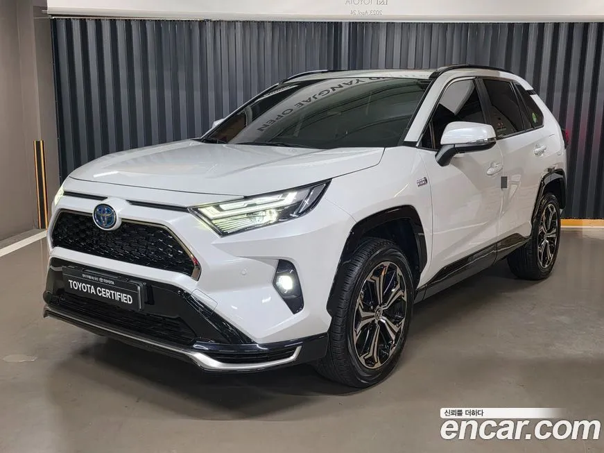 Toyota RAV4 — фото 1
