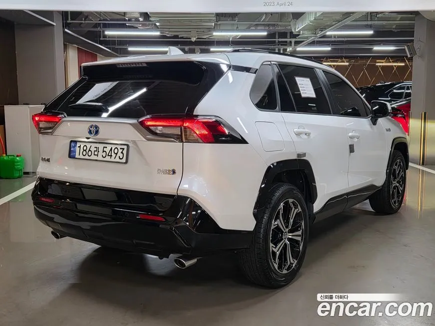 Toyota RAV4 — фото 2