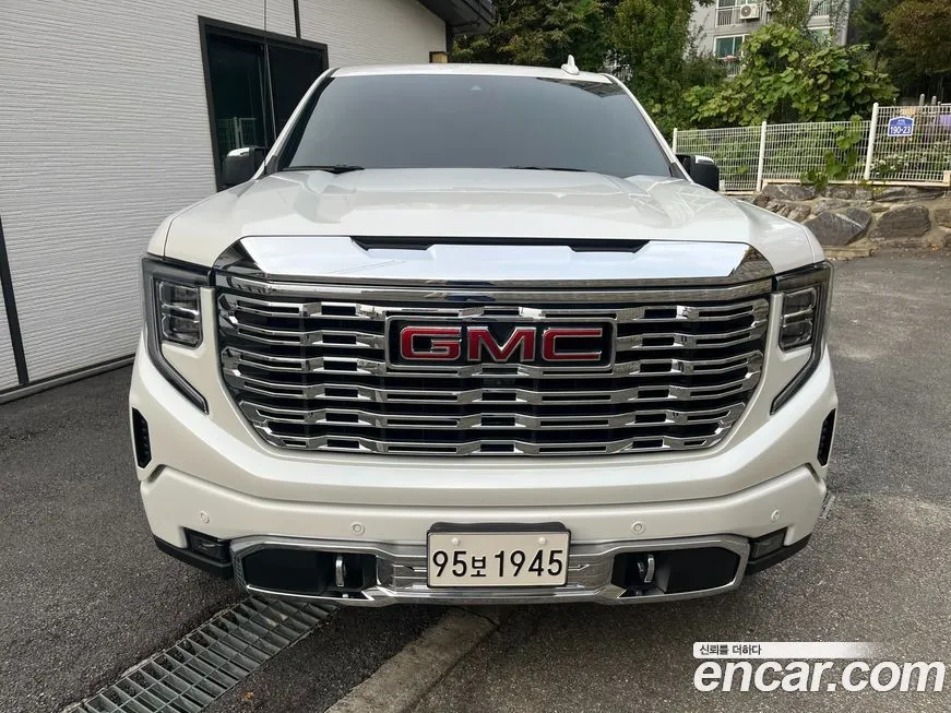 GMC Sierra — фото 1