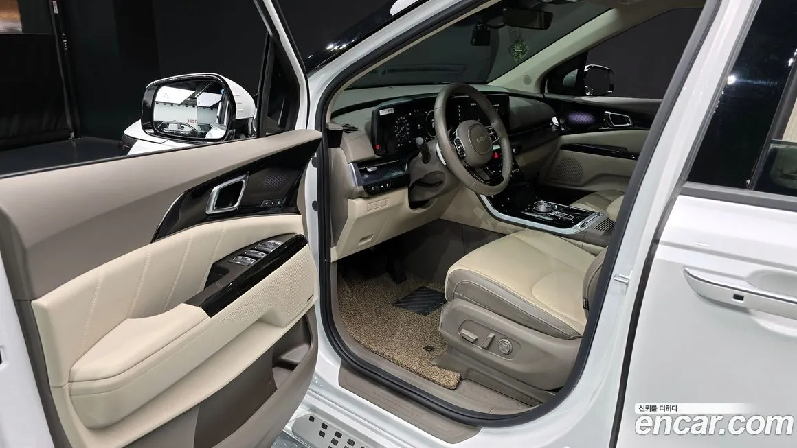 Kia Carnival — фото 10