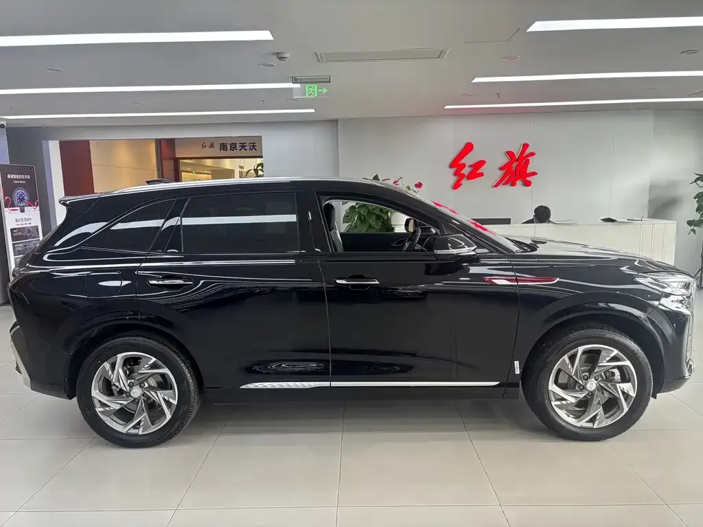 Hongqi HS3 PHEV — фото 4