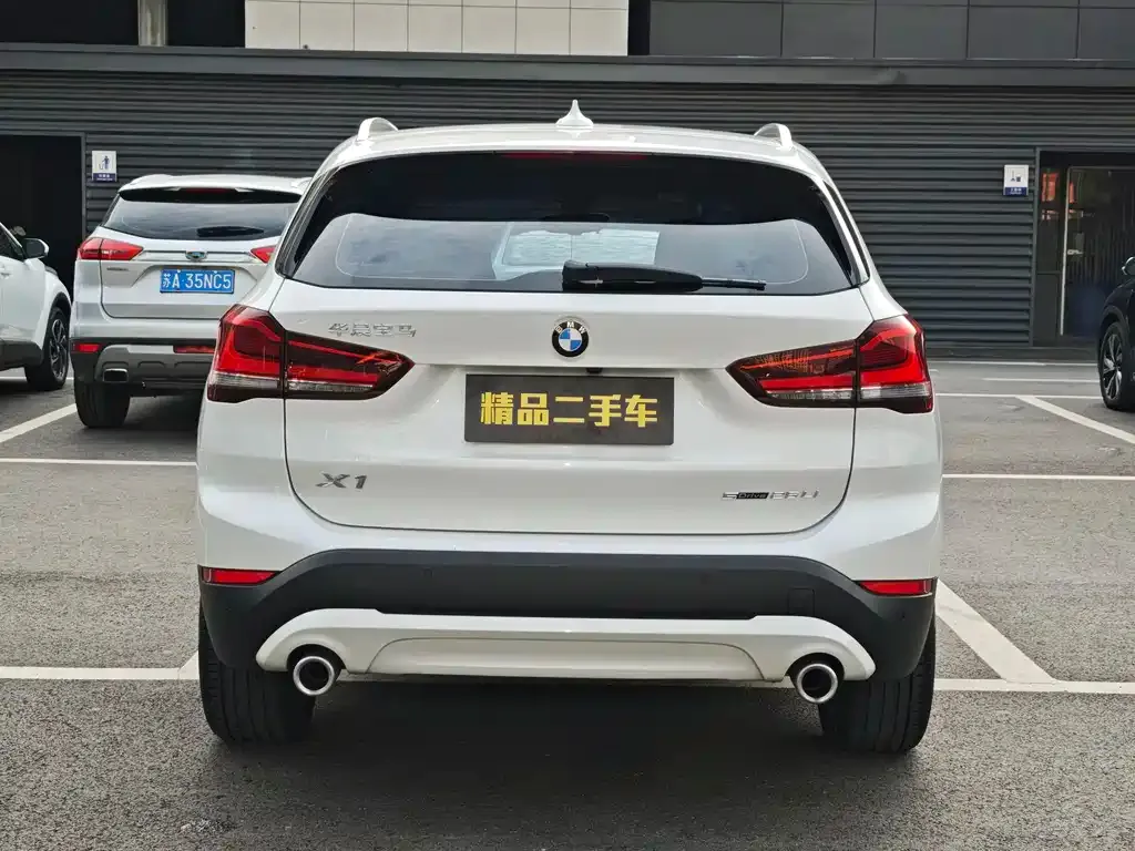 BMW X1 — фото 5