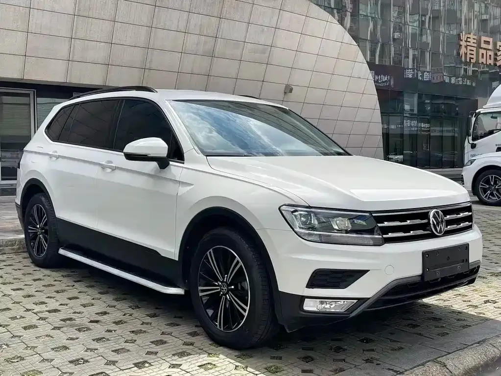 Volkswagen Tiguan L — фото 3