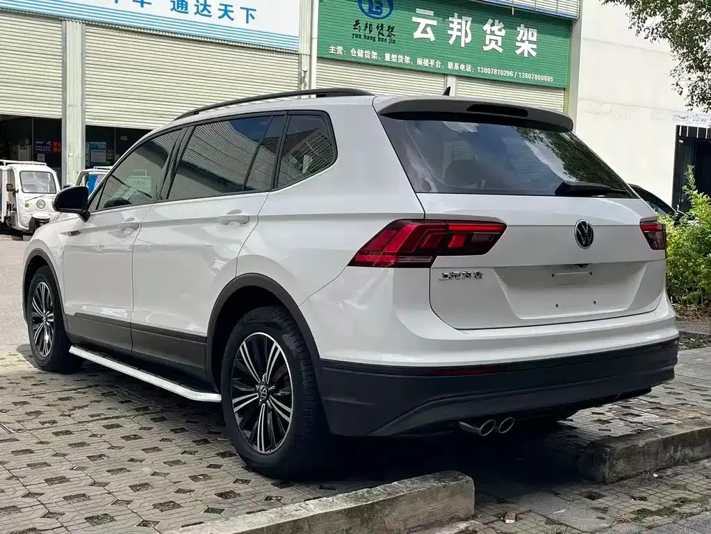 Volkswagen Tiguan L — фото 7