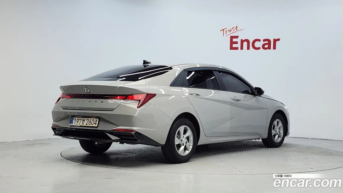 Hyundai AVANTE — фото 2