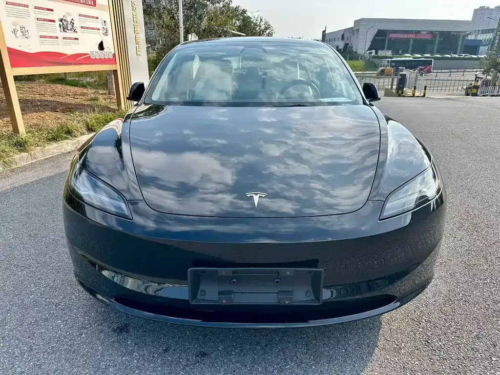 Tesla Model 3 — фото 2