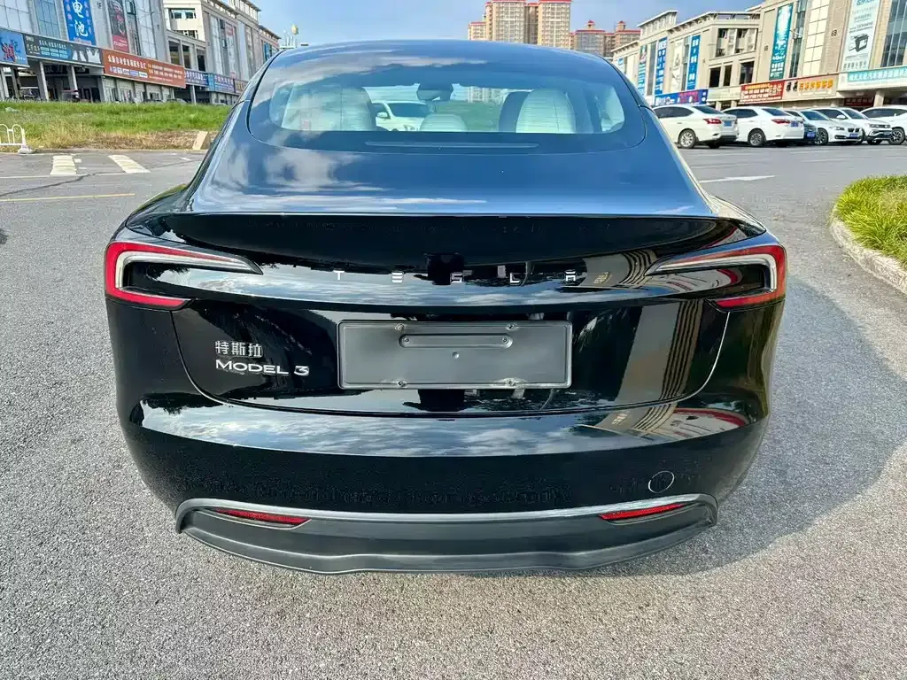 Tesla Model 3 — фото 5