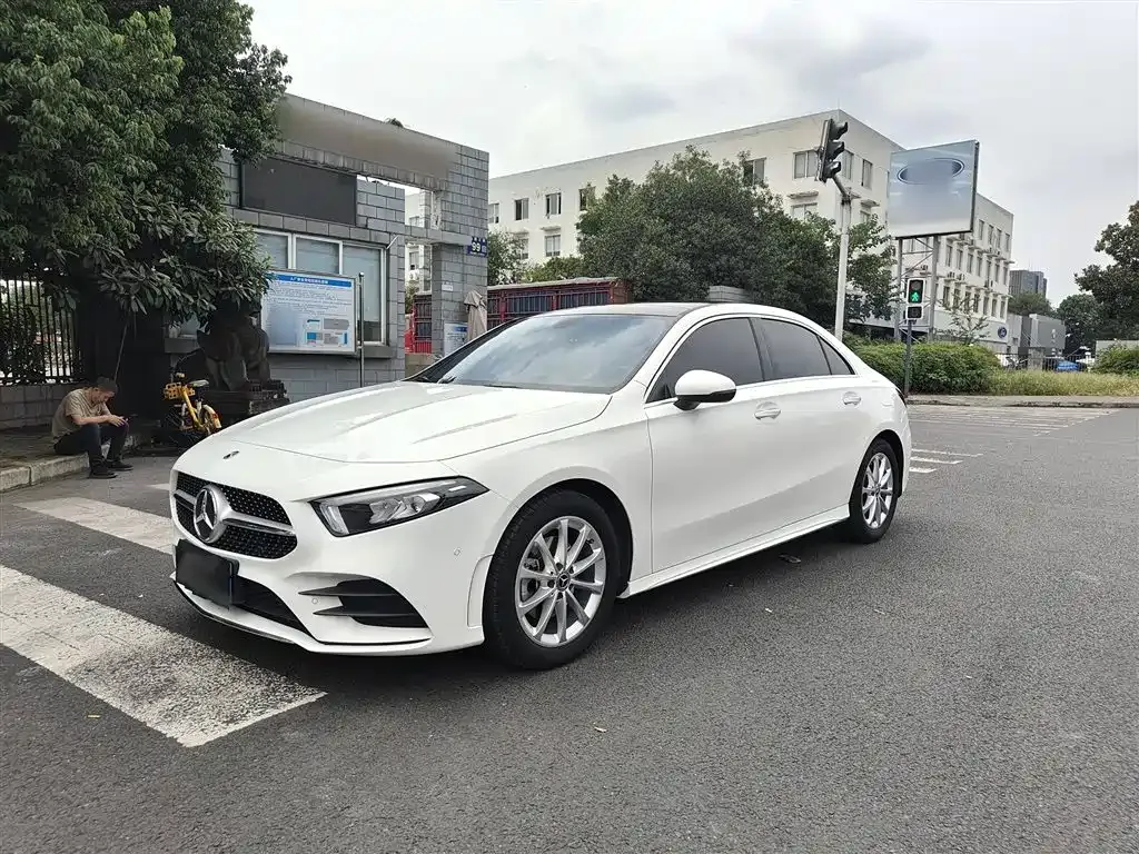 Mercedes-Benz A-Class — фото 1
