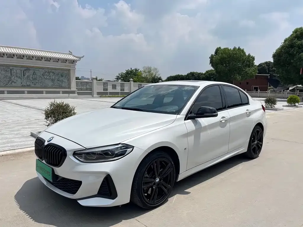BMW 1 Series — фото 1