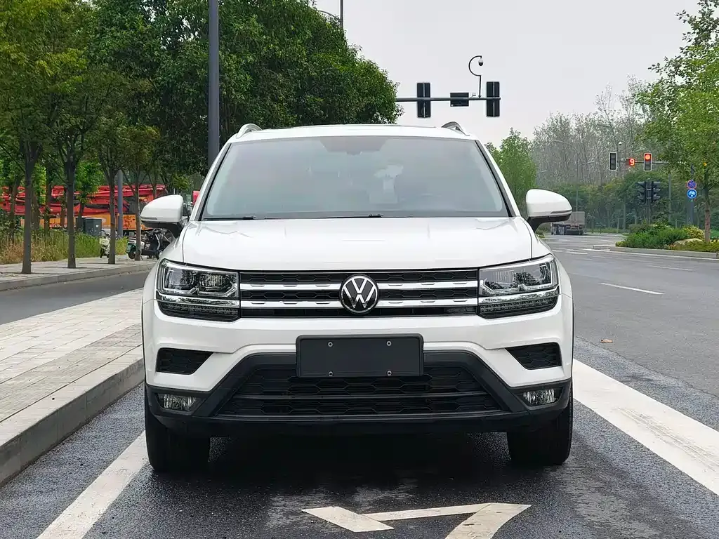 Volkswagen Tharu — фото 2