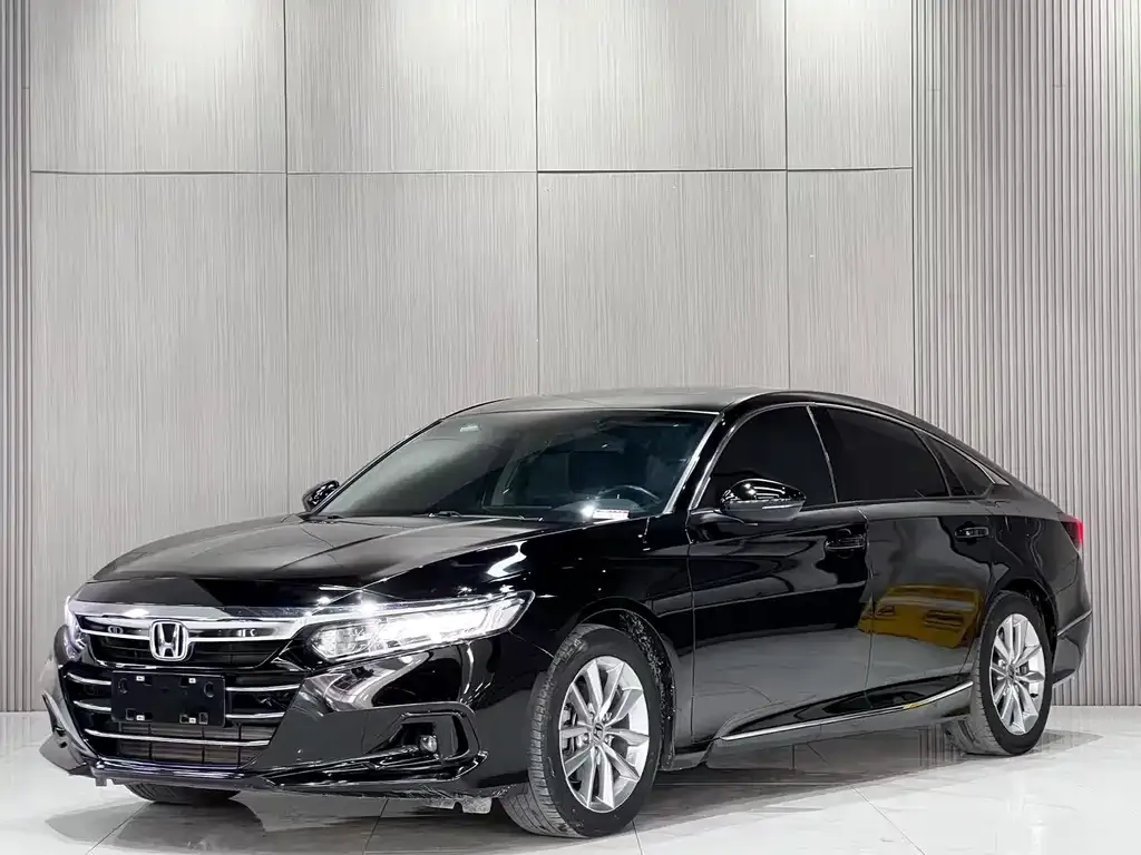 Honda Accord — фото 1