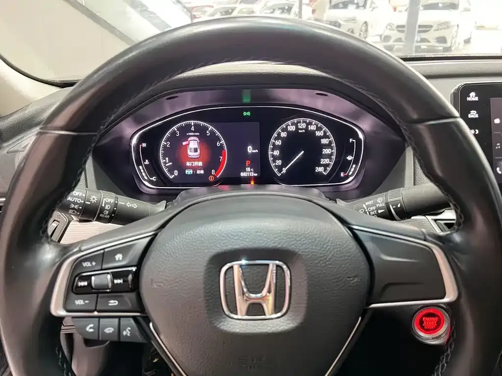 Honda Accord — фото 10