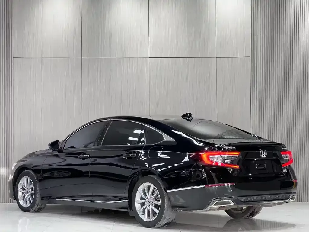 Honda Accord — фото 6