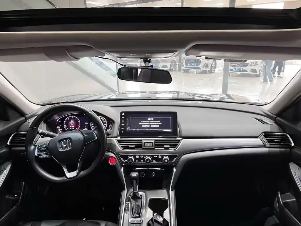 Honda Accord — фото 9